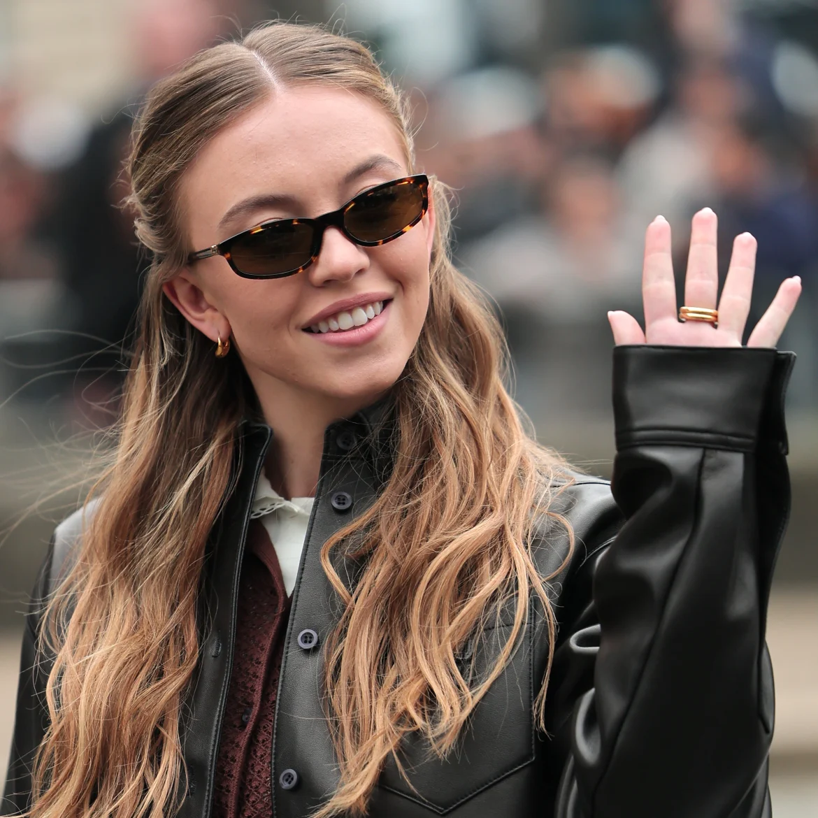 Wacht effe: laat Sydney Sweeney de beenwarmers weer een comeback maken?